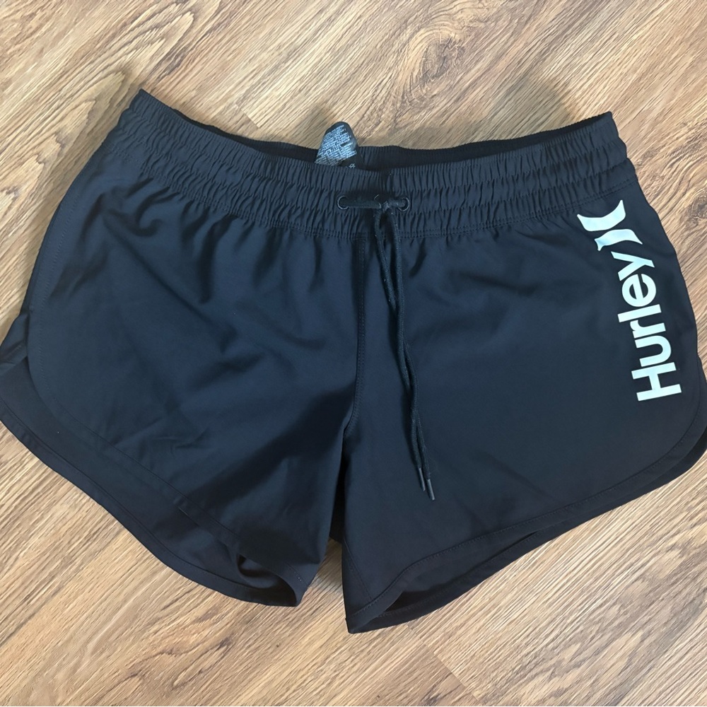 Hurley Black Board Shorts size small  (0183)